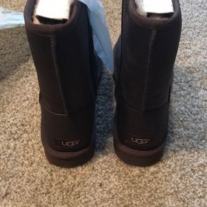 Uggs Classic Short Leather